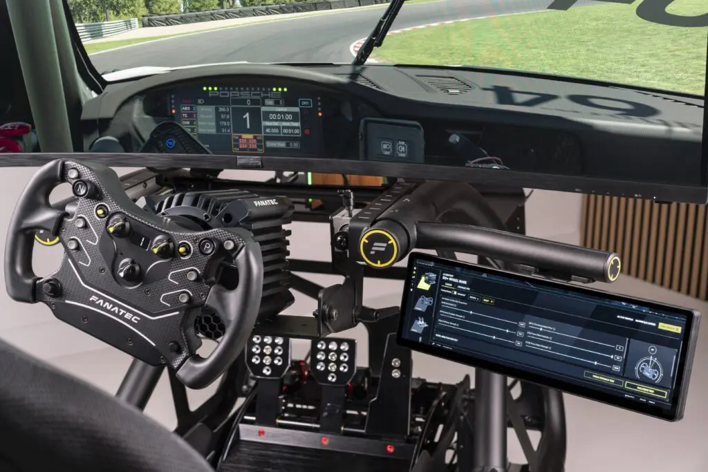 CORSAIR XENEON EDGE Fanatec